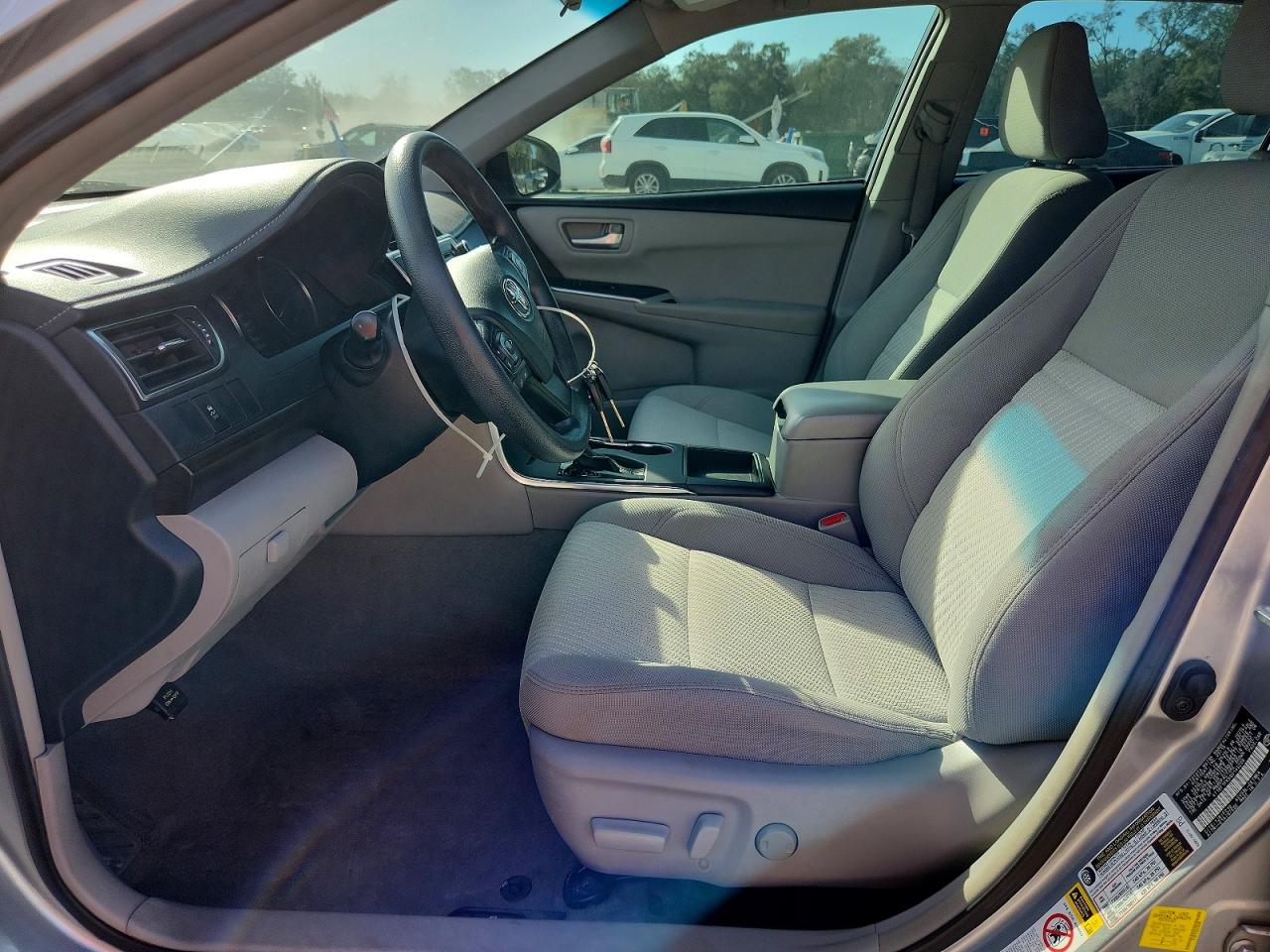 2016 TOYOTA CAMRY LE photo 7
