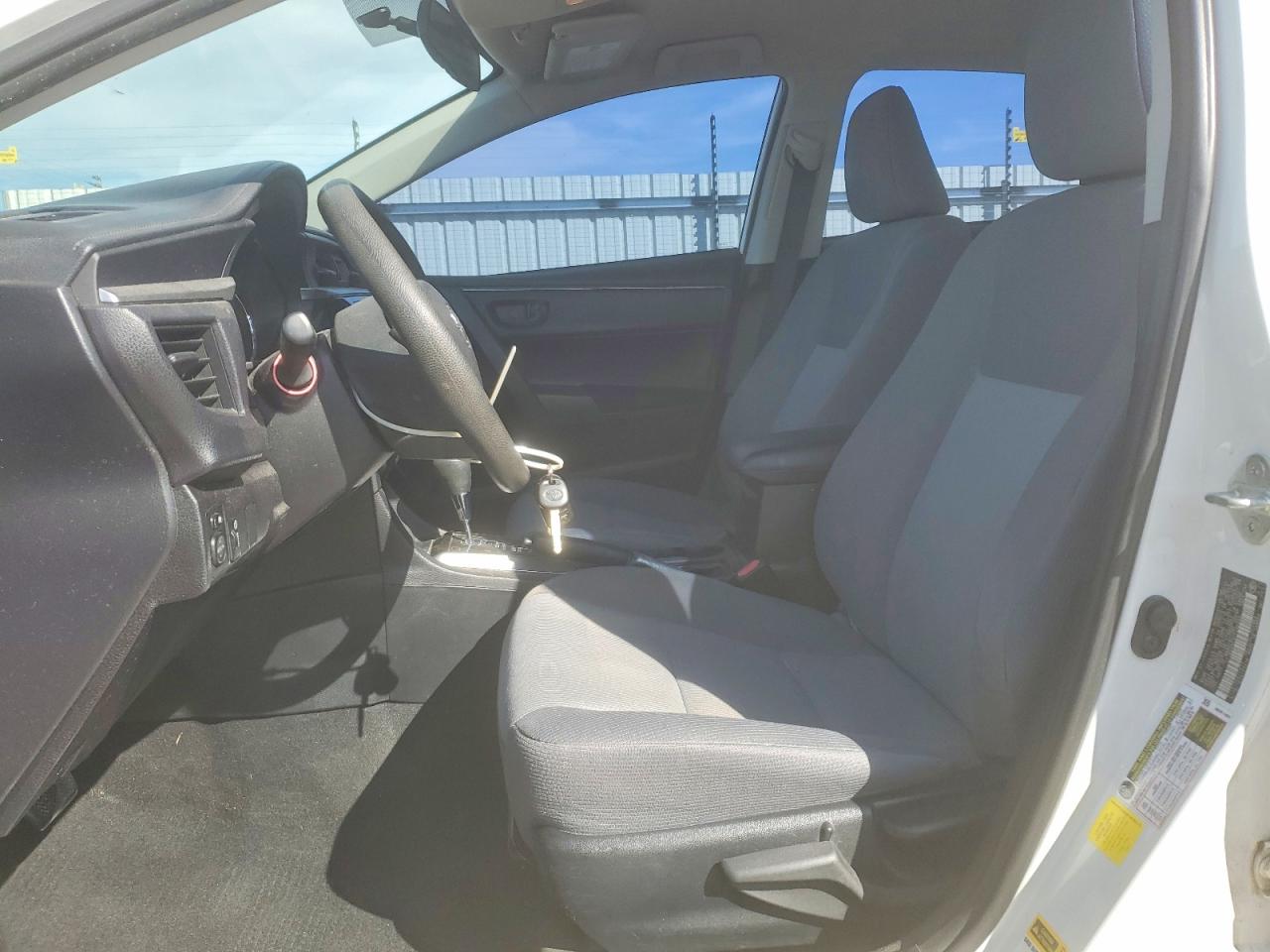2015 TOYOTA COROLLA L photo 7