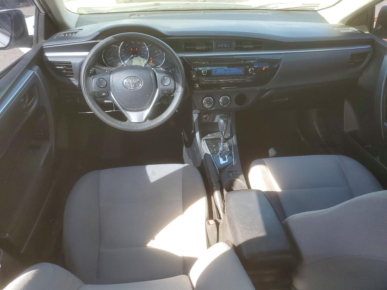 2015 TOYOTA COROLLA L photo 8