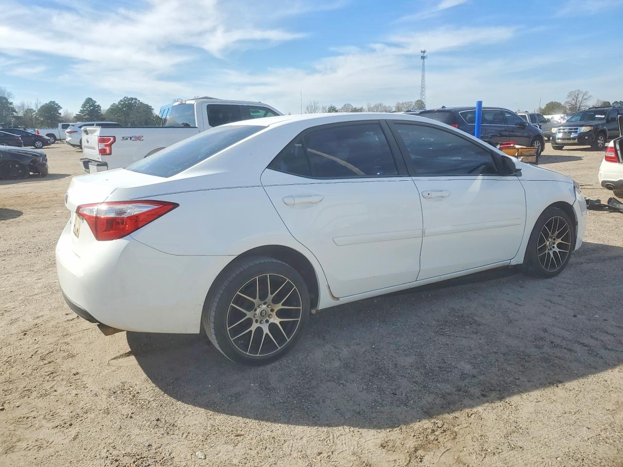 2015 TOYOTA COROLLA L photo 3