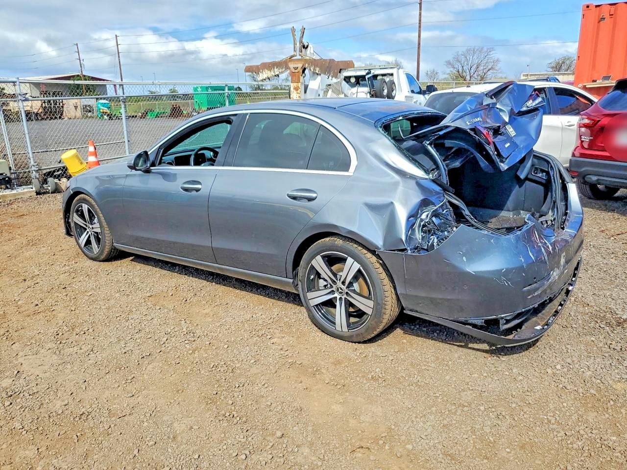 2025 MERCEDES-BENZ C 300 photo 2