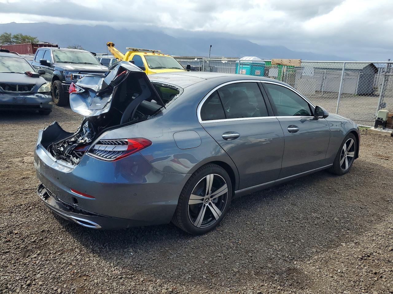 2025 MERCEDES-BENZ C 300 photo 3