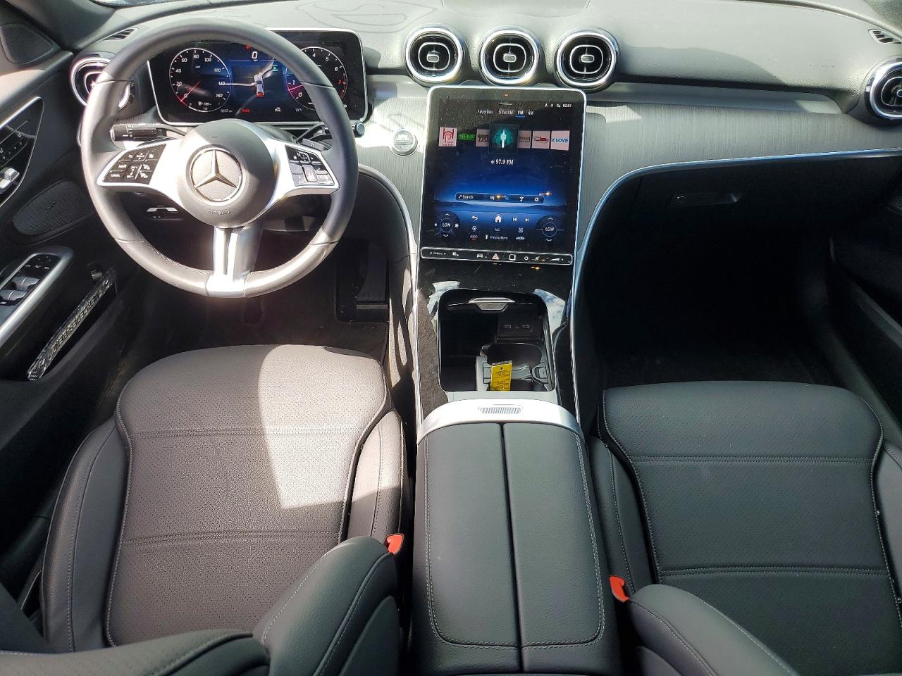 2025 MERCEDES-BENZ C 300 photo 8