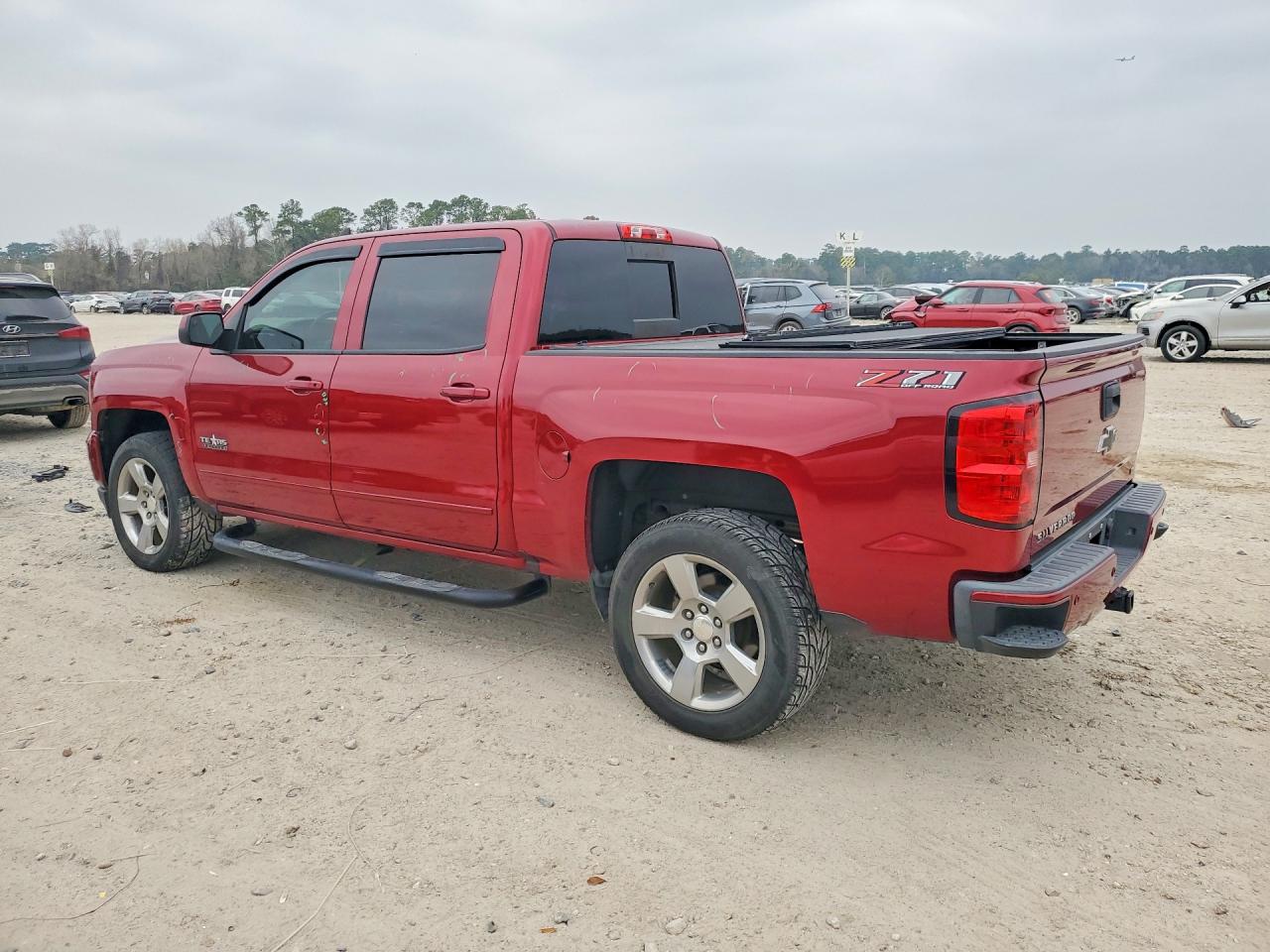2018 CHEVROLET SILVERADO K1500 LT photo 3