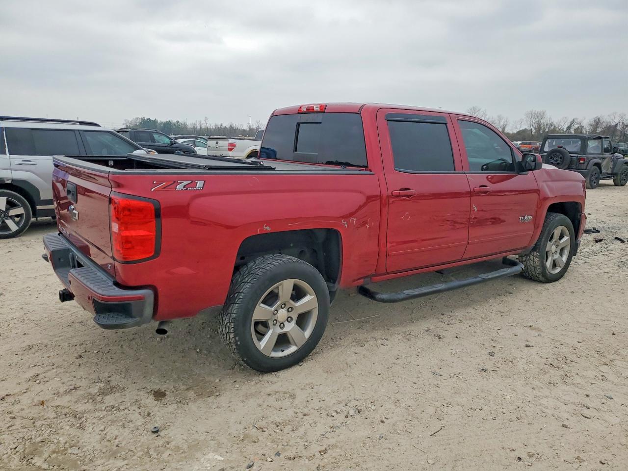 2018 CHEVROLET SILVERADO K1500 LT photo 5