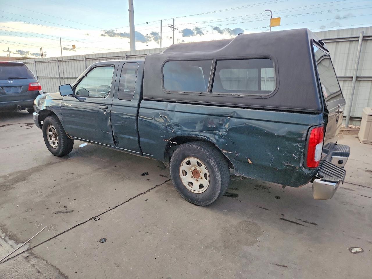 1999 NISSAN FRONTIER XE photo 2