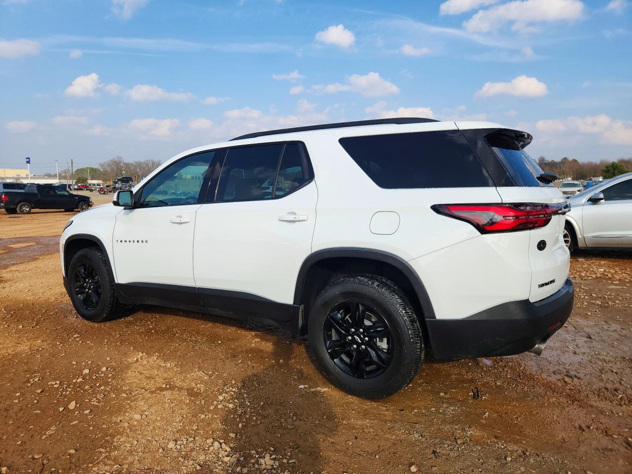2023 CHEVROLET TRAVERSE LS photo 2