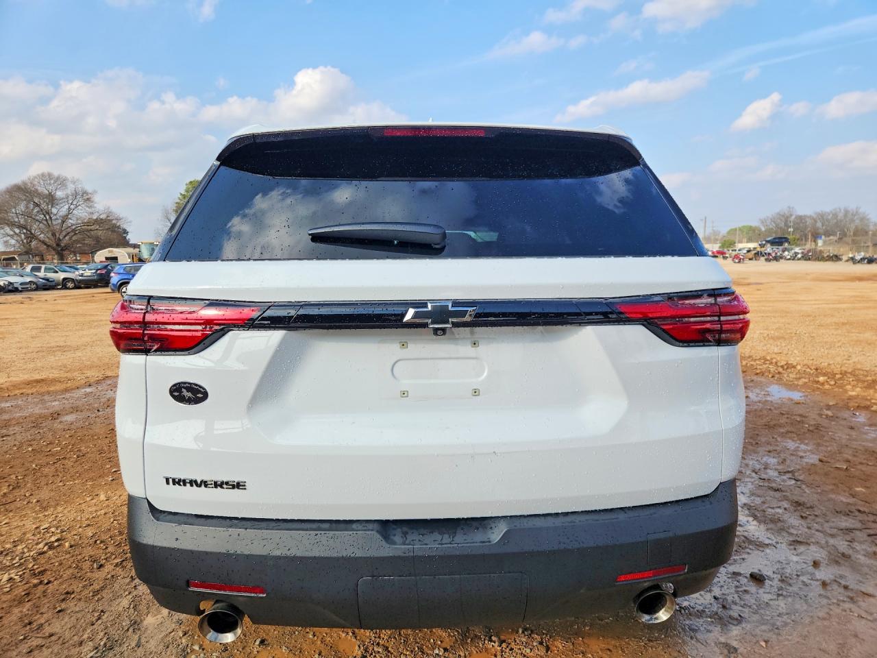 2023 CHEVROLET TRAVERSE LS photo 6