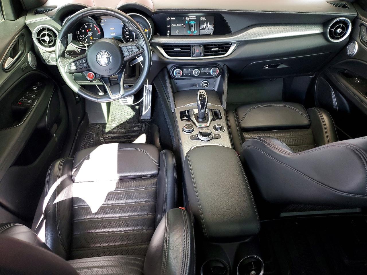 2022 ALFA ROMEO STELVIO TI photo 8