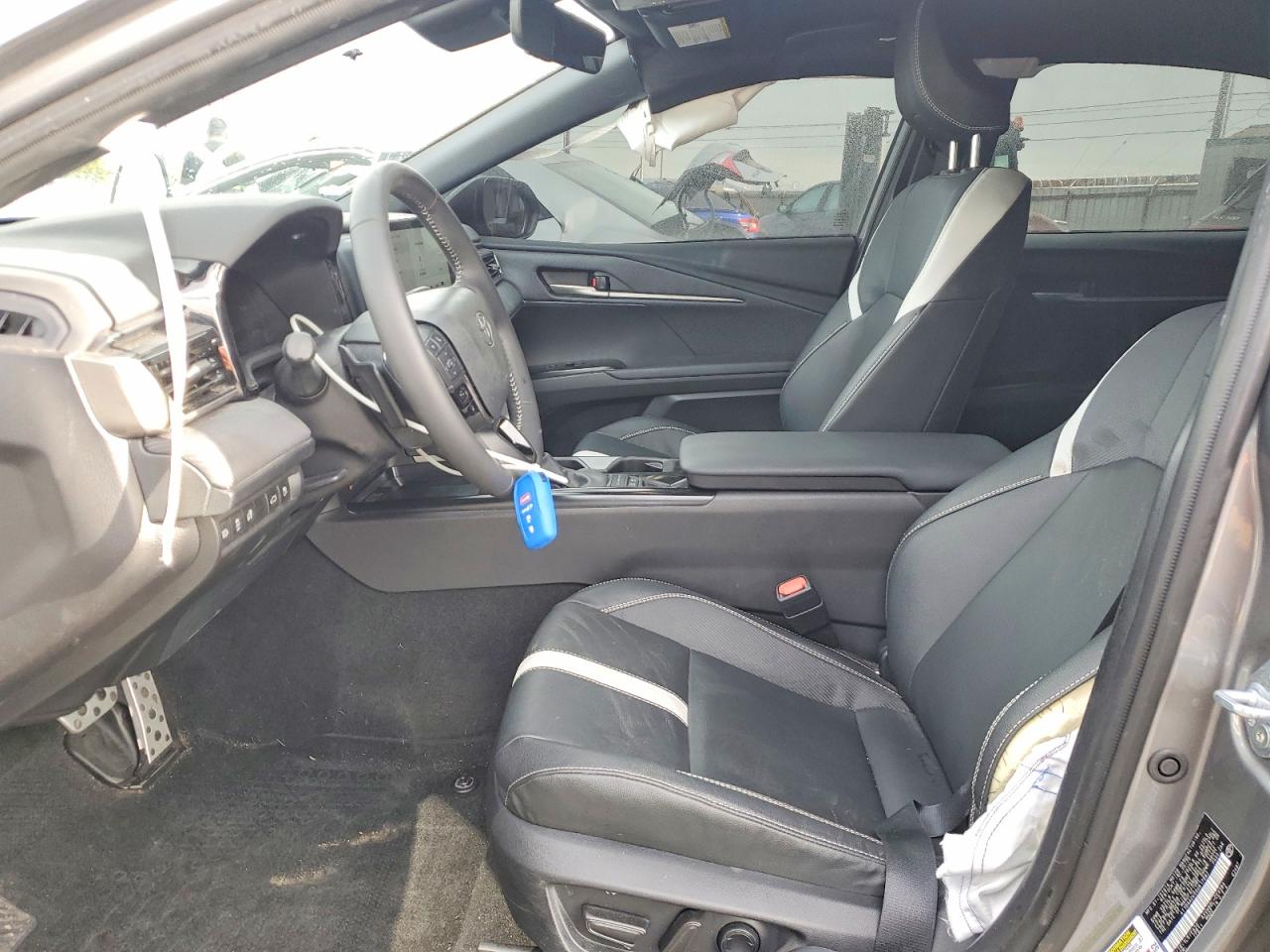2025 TOYOTA CAMRY XSE photo 13