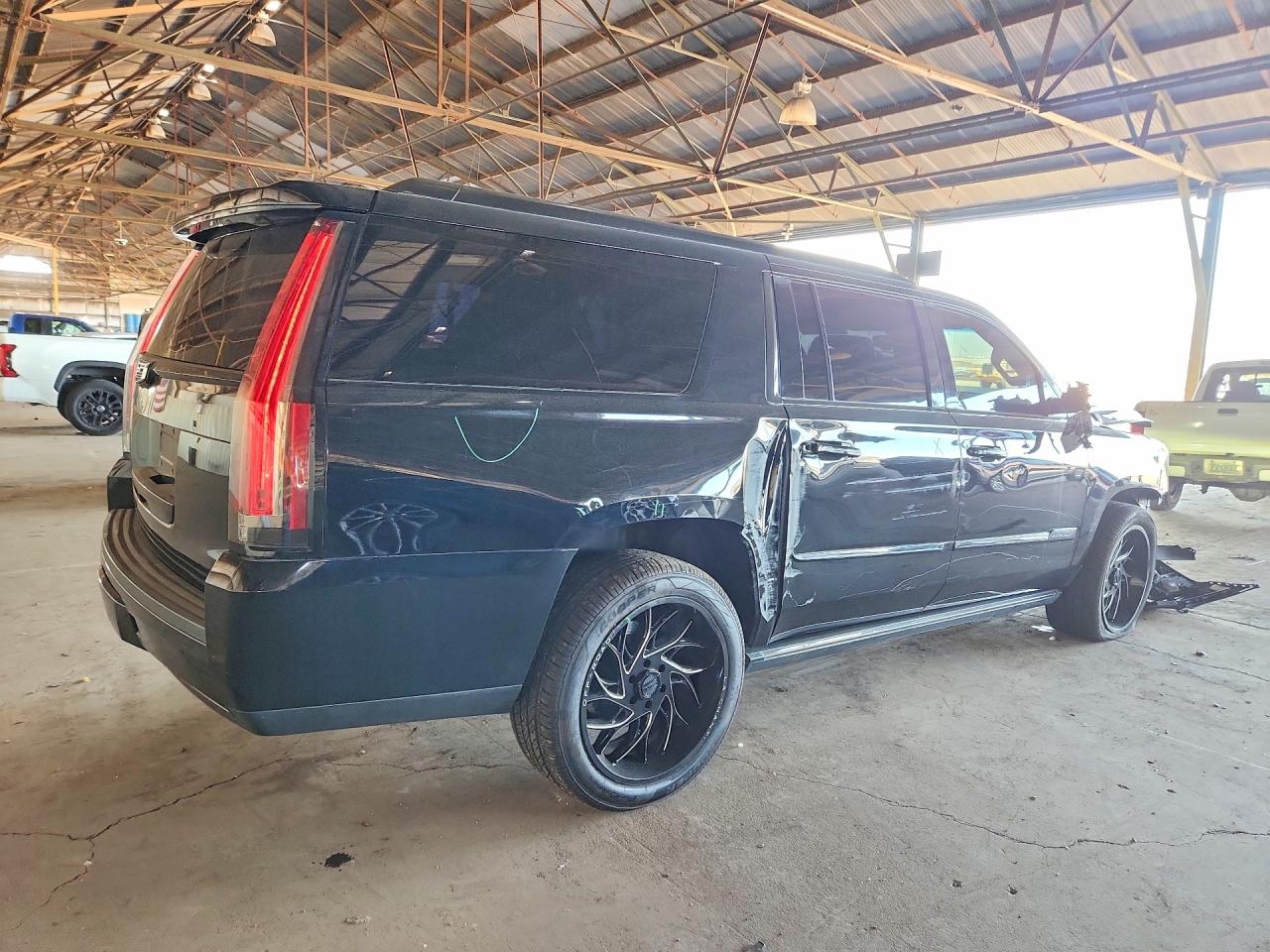 2016 CADILLAC ESCALADE ESV PLATINUM photo 3