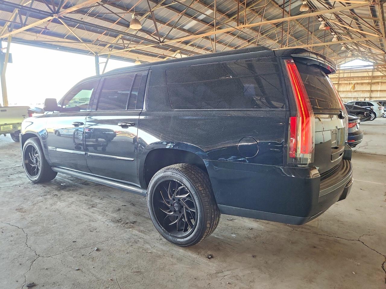 2016 CADILLAC ESCALADE ESV PLATINUM photo 2