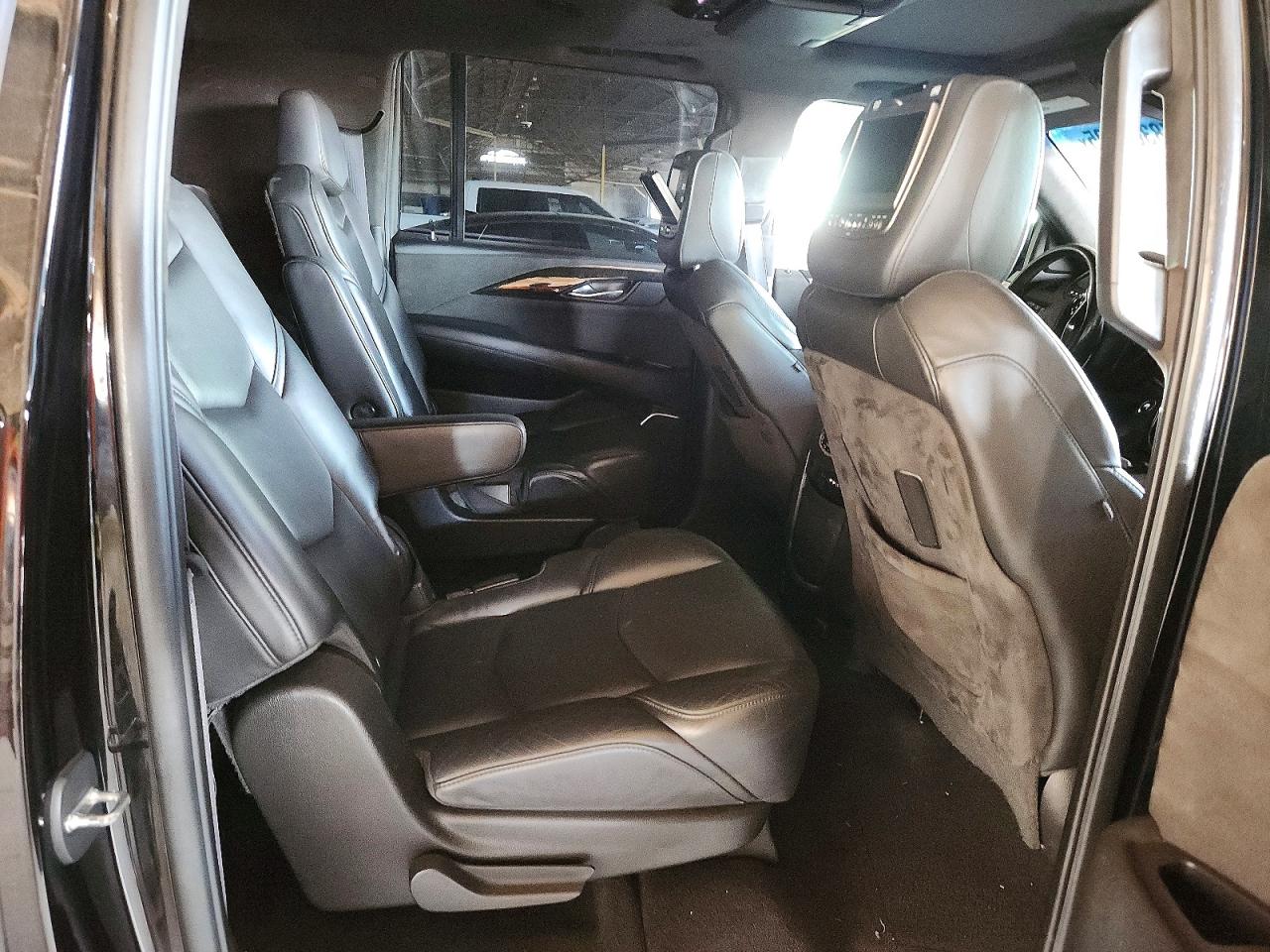2016 CADILLAC ESCALADE ESV PLATINUM photo 11