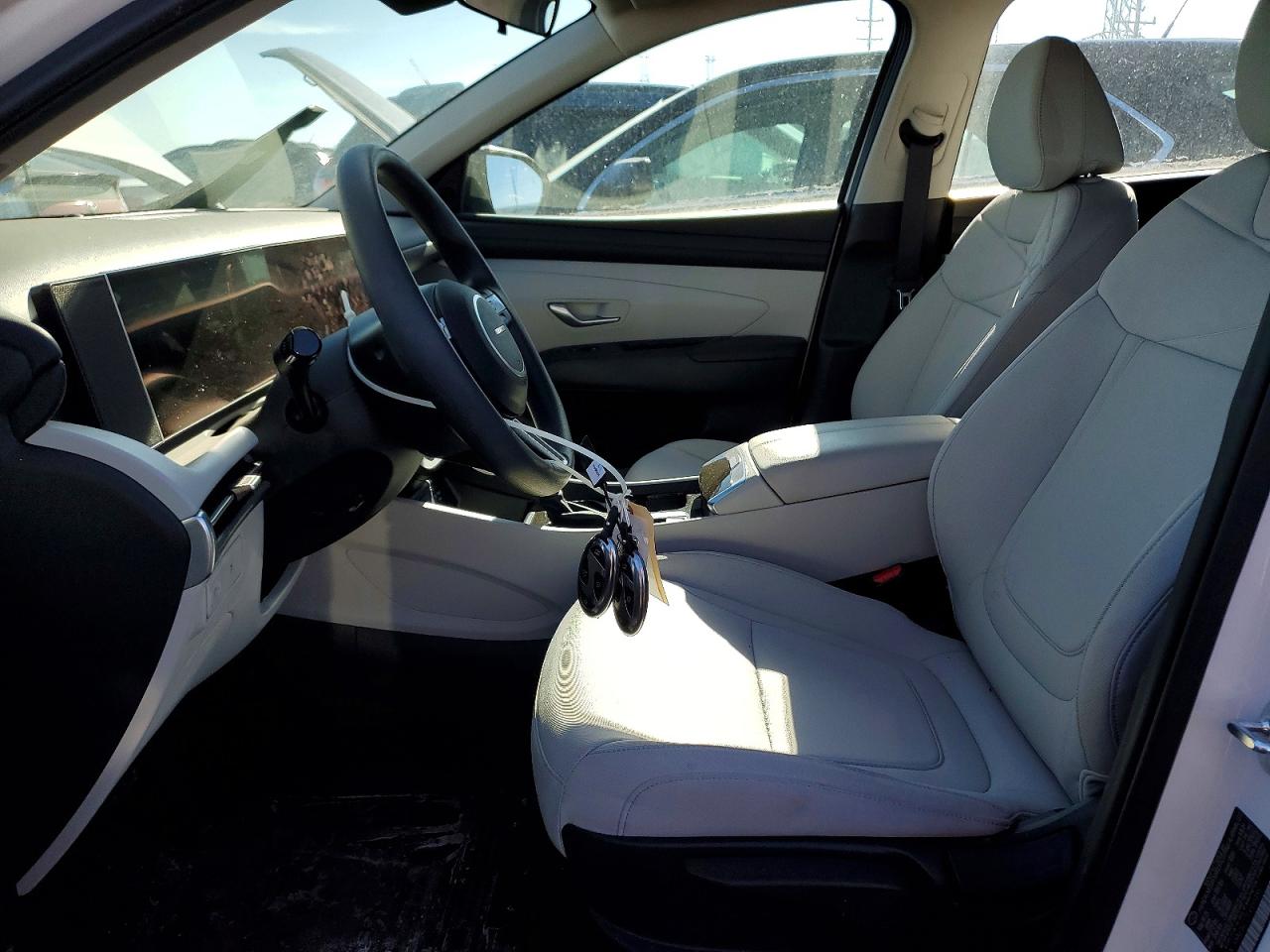 2025 HYUNDAI TUCSON SE photo 13