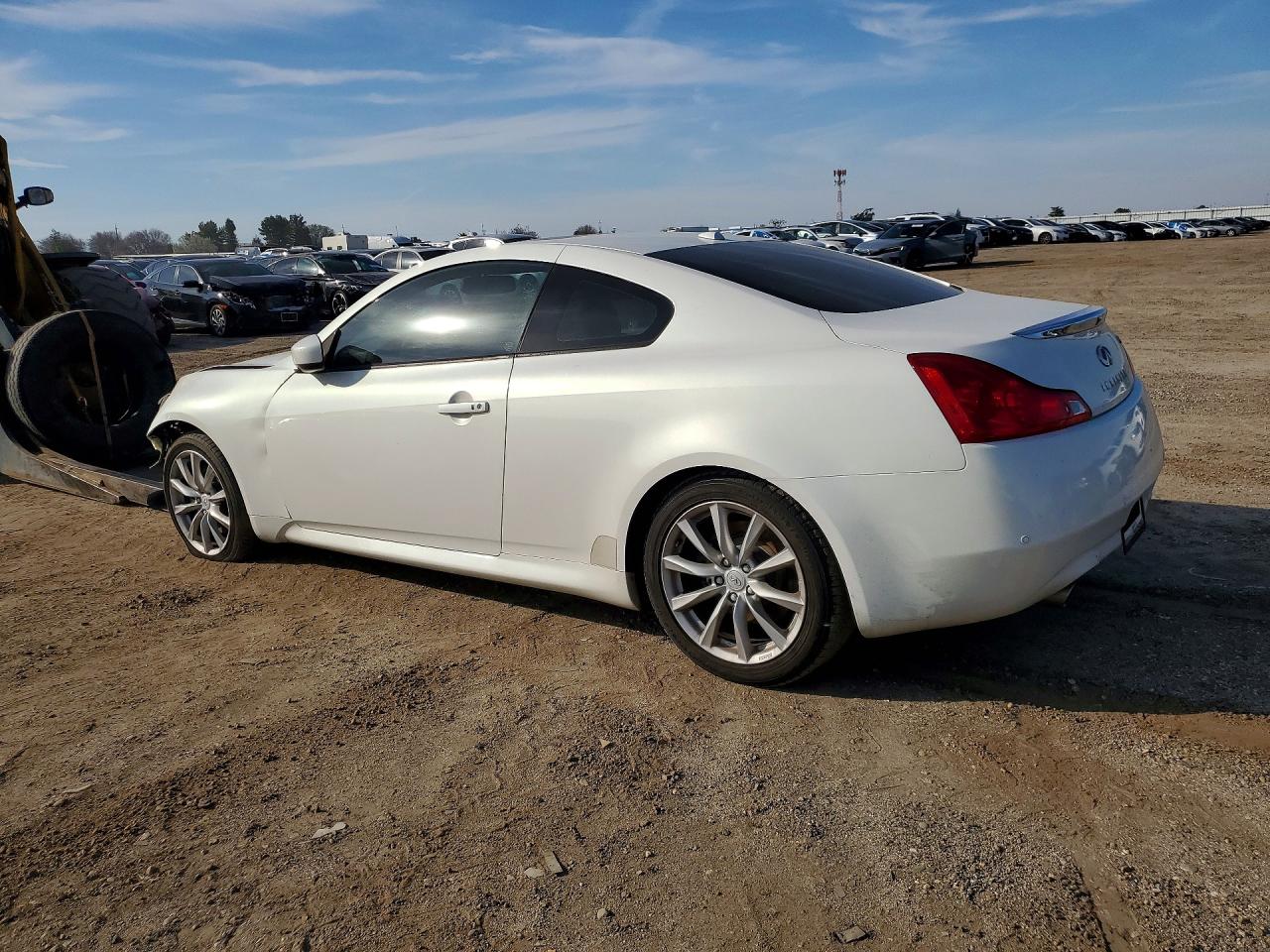 2012 INFINITI G37 BASE photo 3