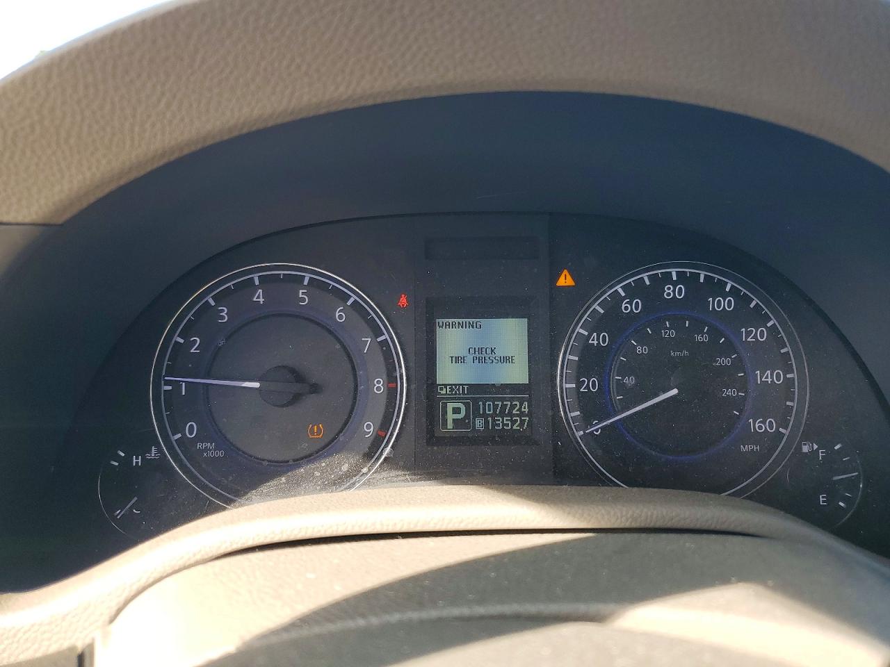 2012 INFINITI G37 BASE photo 17