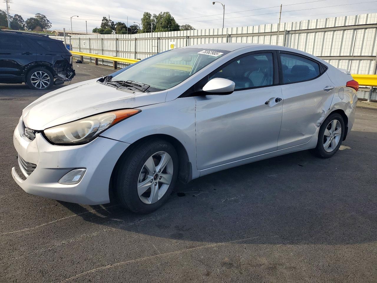 2013 HYUNDAI ELANTRA