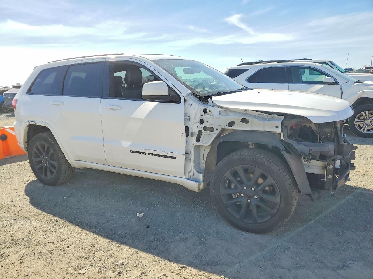 2018 JEEP GRAND CHEROKEE LAREDO photo 4