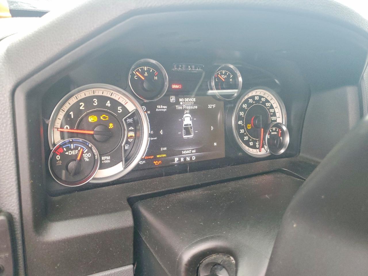 2015 RAM 1500 SLT photo 17