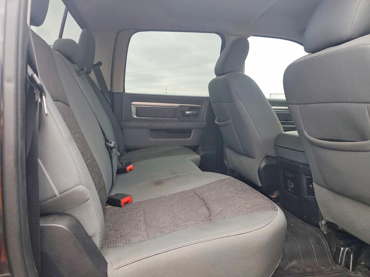 2015 RAM 1500 SLT photo 19