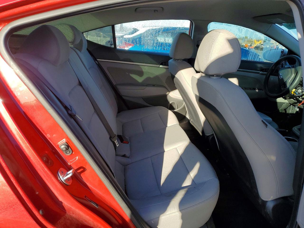 2018 HYUNDAI ELANTRA SEL photo 19