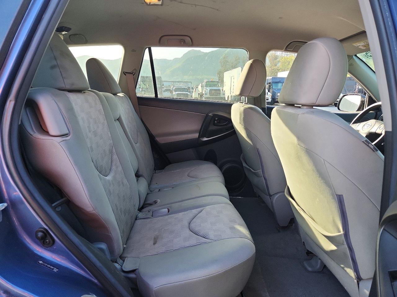 2012 TOYOTA RAV4 photo 21