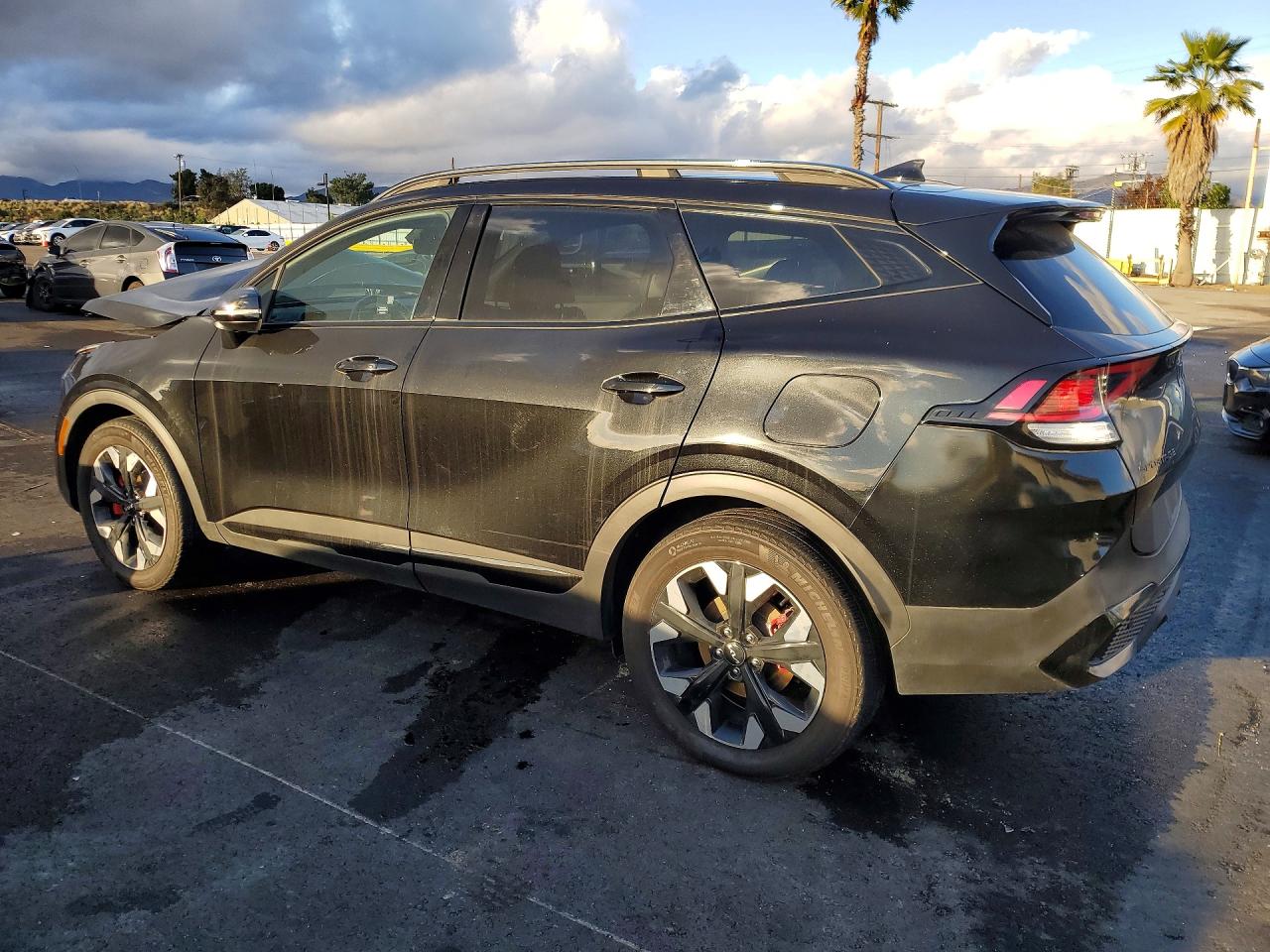 2025 KIA SPORTAGE X LINE photo 3
