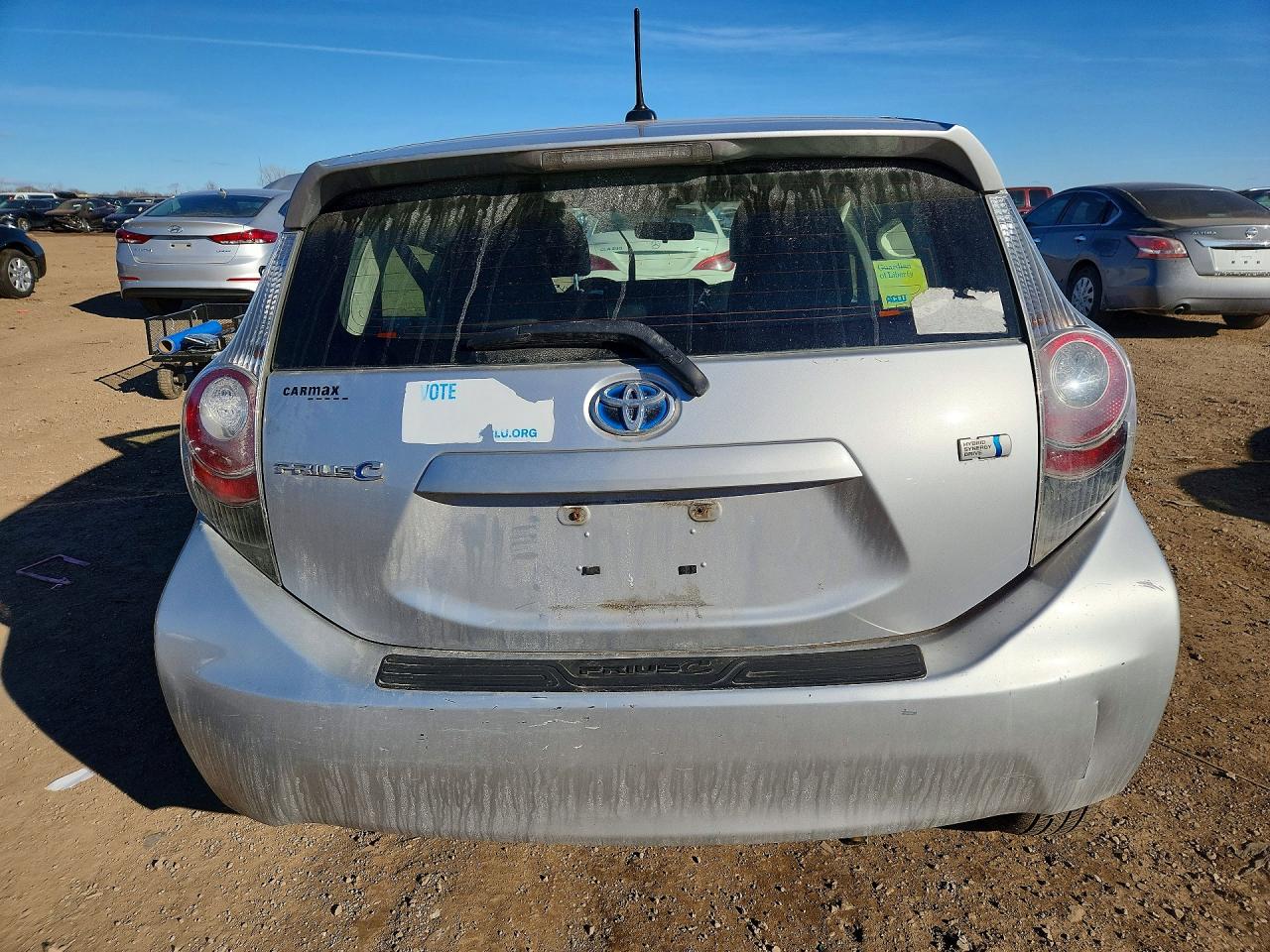 2013 TOYOTA PRIUS C FOUR photo 6