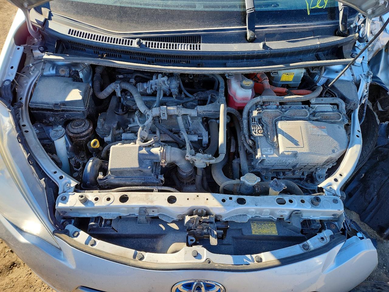 2013 TOYOTA PRIUS C FOUR photo 11