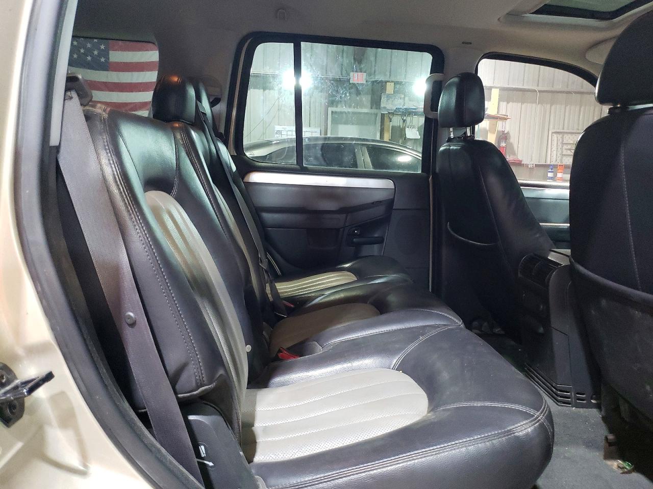 2004 MERCURY MOUNTAINEER photo 11
