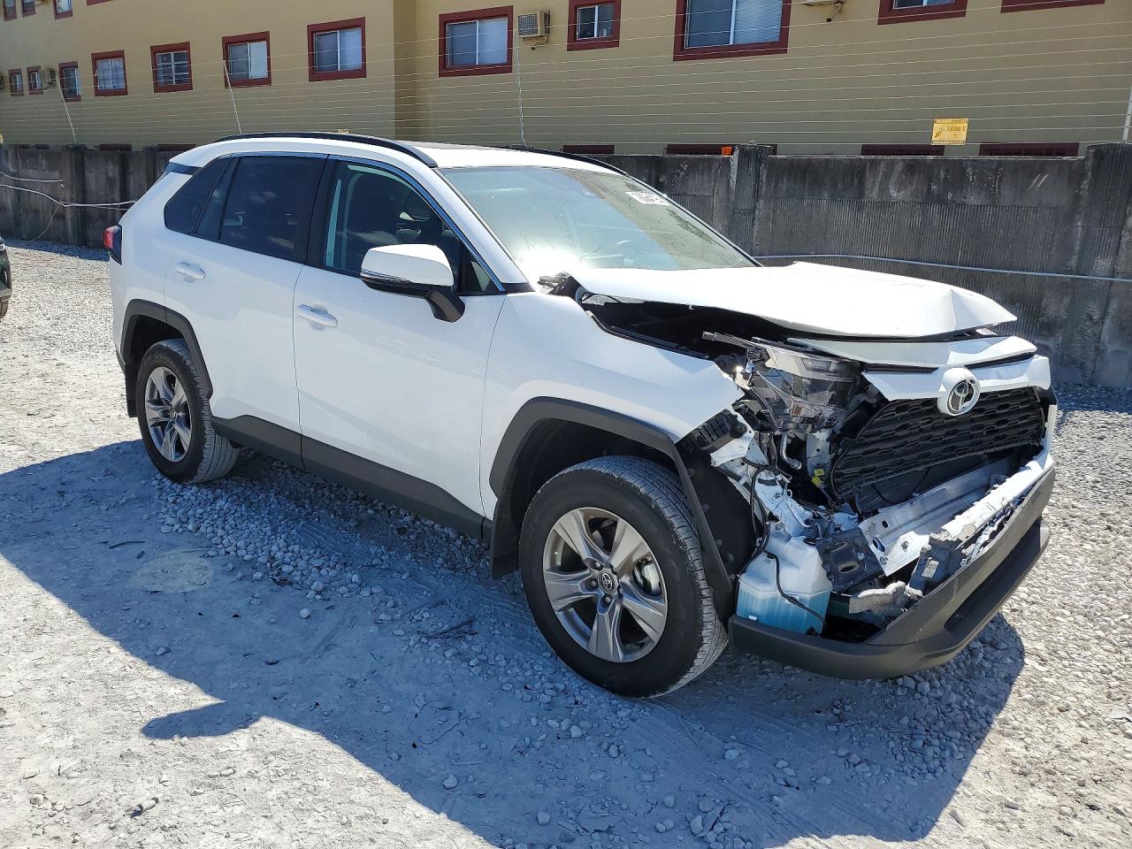 2025 TOYOTA RAV4 XLE photo 10