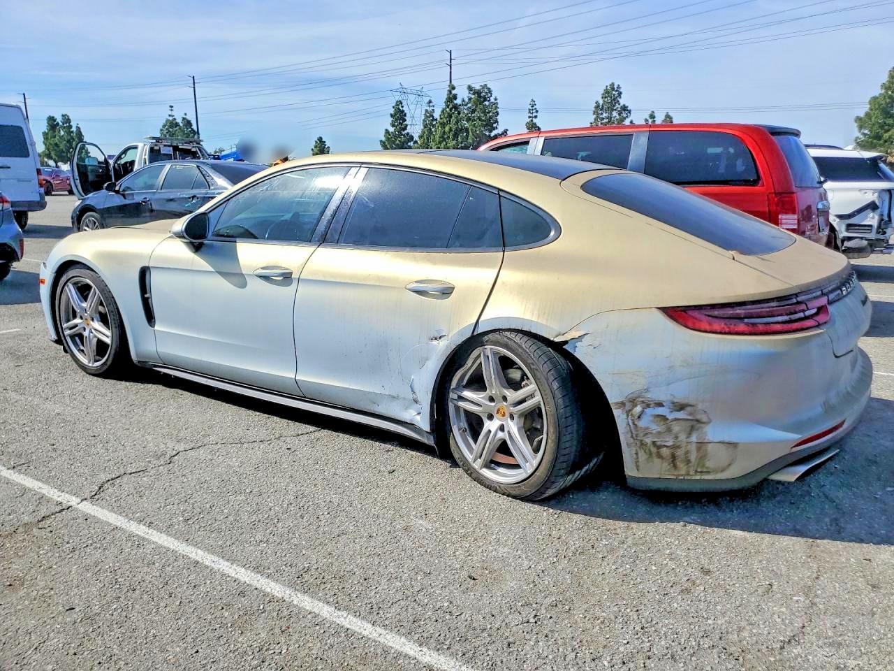 2018 PORSCHE PANAMERA 4 photo 4