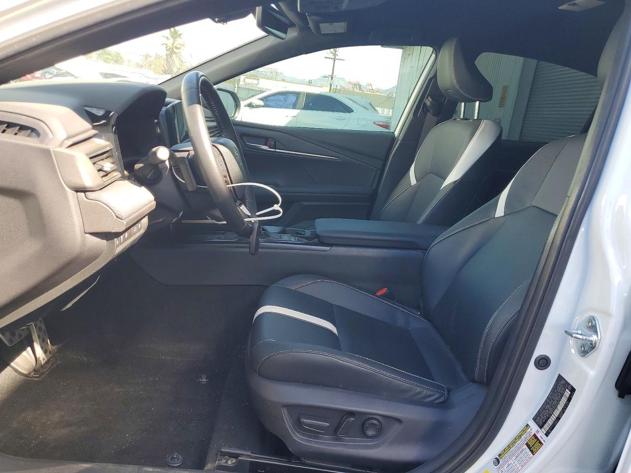 2025 TOYOTA CAMRY XSE photo 7