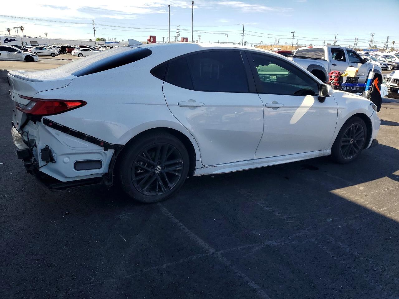 2025 TOYOTA CAMRY XSE photo 3