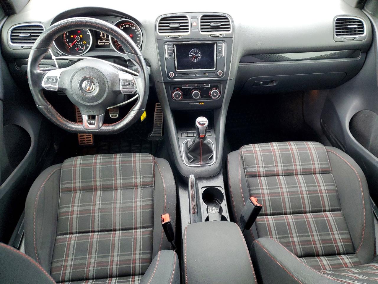 2013 VOLKSWAGEN GTI photo 8