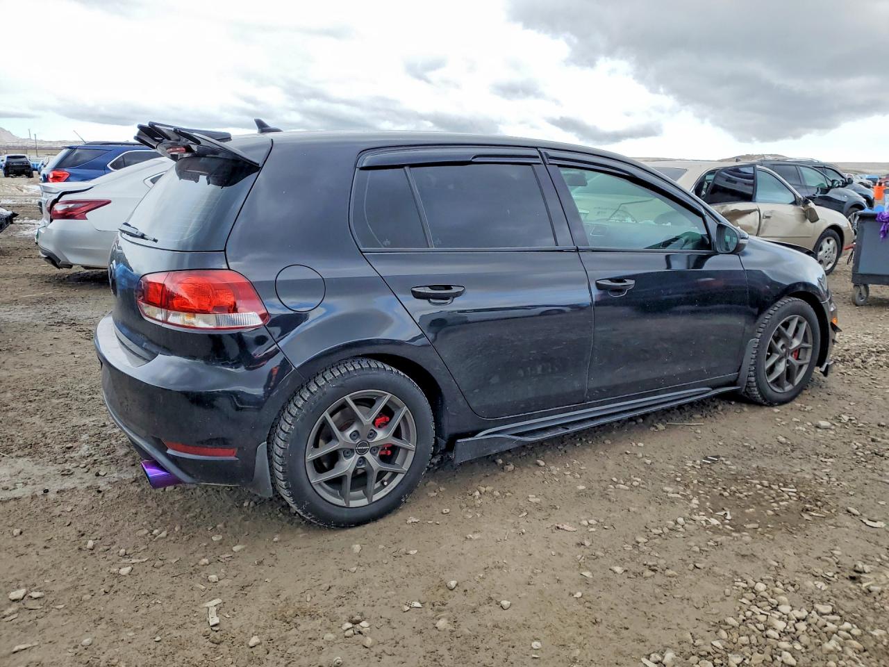 2013 VOLKSWAGEN GTI photo 3
