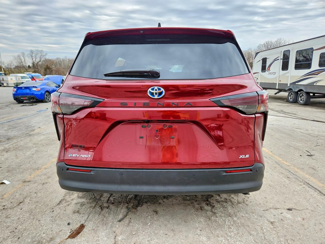 2025 TOYOTA SIENNA XLE 7-PASSENGER photo 11