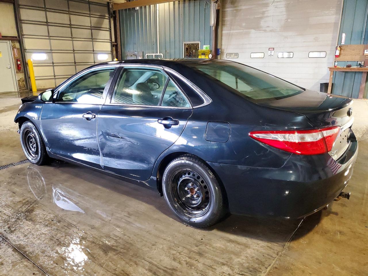 2015 TOYOTA CAMRY HYBRID photo 2