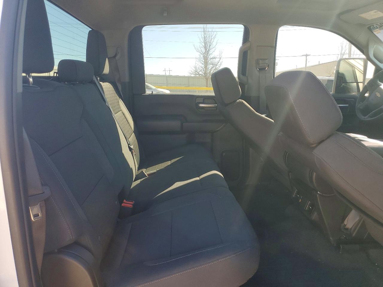 2025 CHEVROLET SILVERADO K2500 CUSTOM photo 19