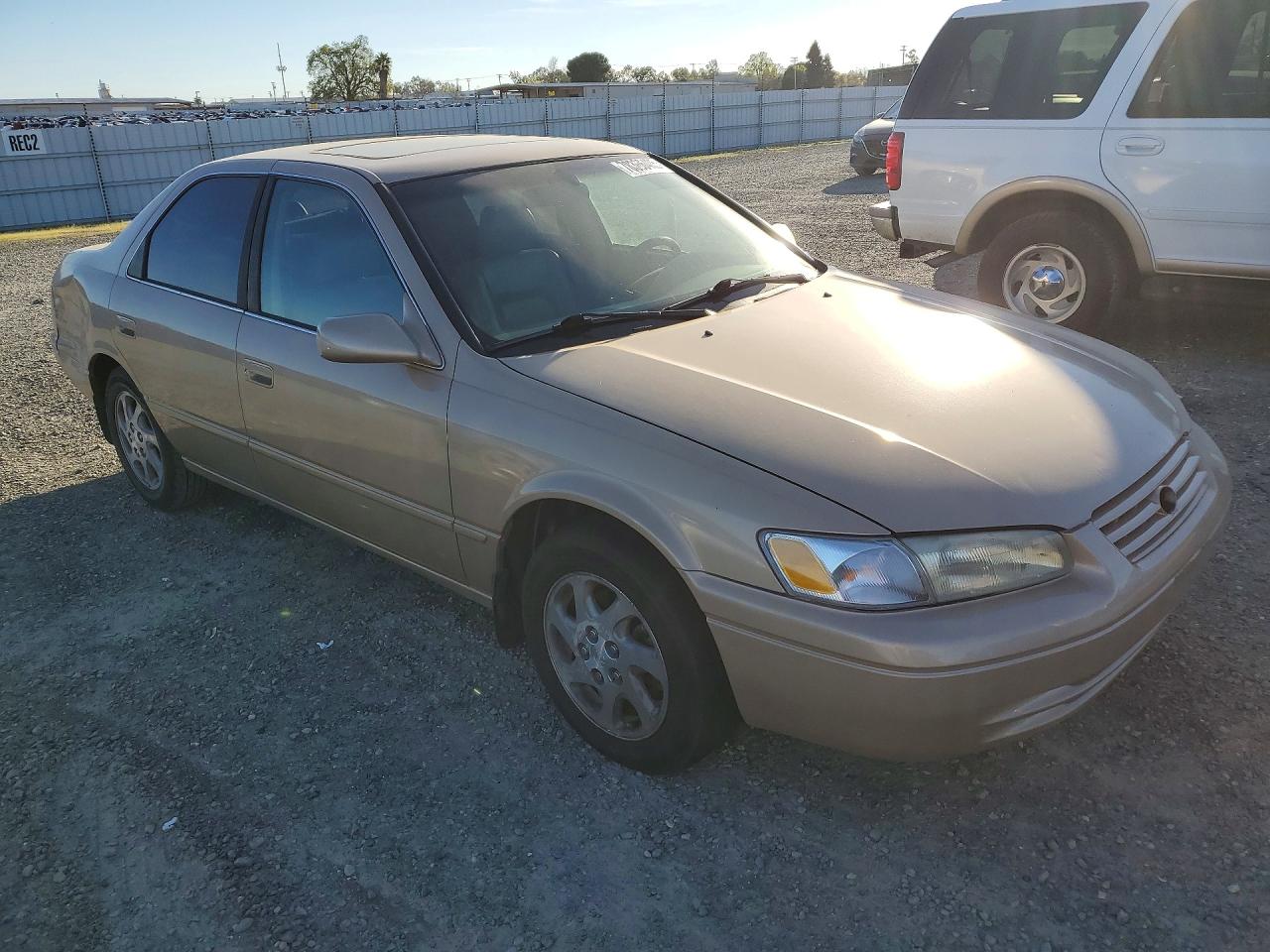 1997 TOYOTA CAMRY XLE V6 photo 4