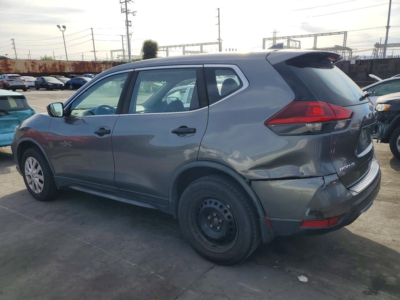 2019 NISSAN ROGUE S photo 2