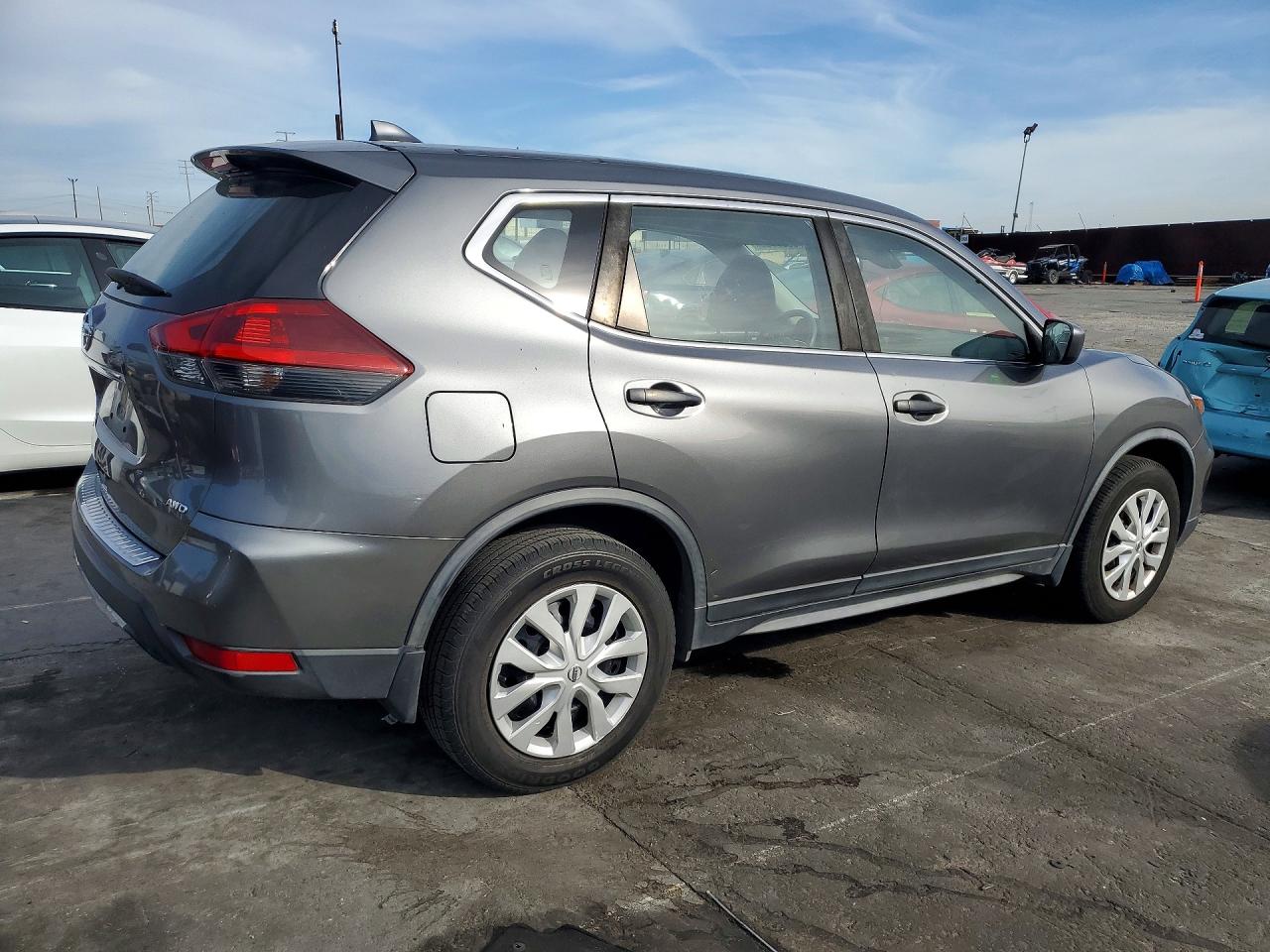 2019 NISSAN ROGUE S photo 3