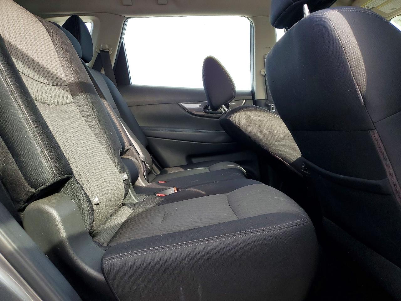 2019 NISSAN ROGUE S photo 10