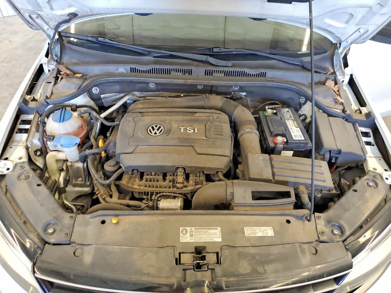 2016 VOLKSWAGEN JETTA SPORT photo 31