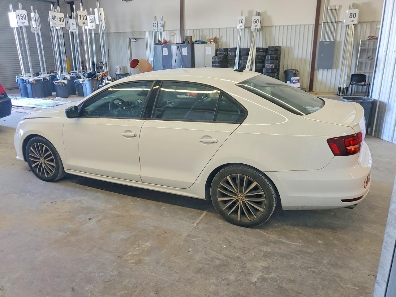 2016 VOLKSWAGEN JETTA SPORT photo 4
