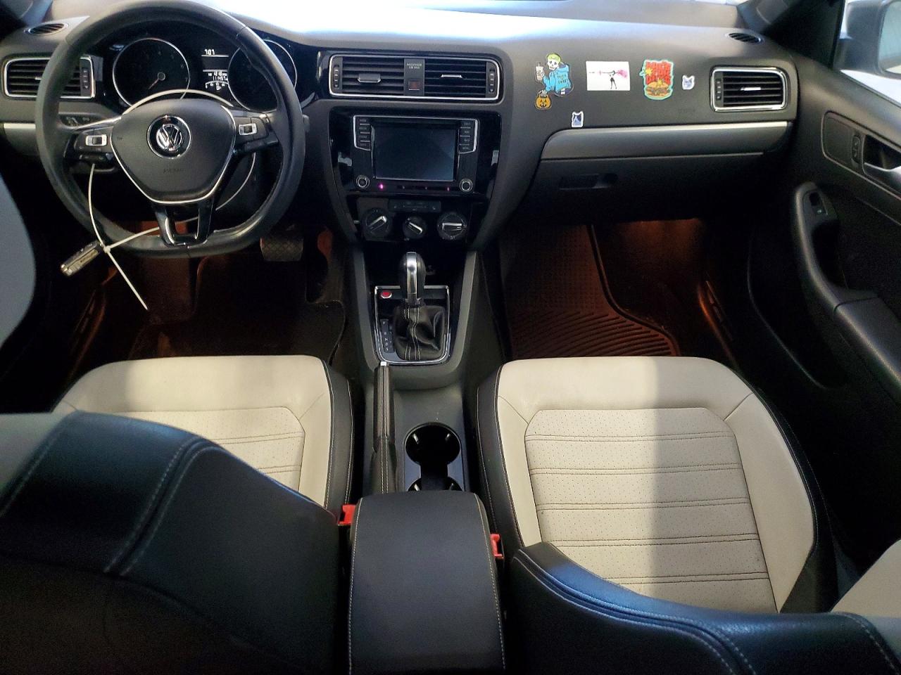 2016 VOLKSWAGEN JETTA SPORT photo 22