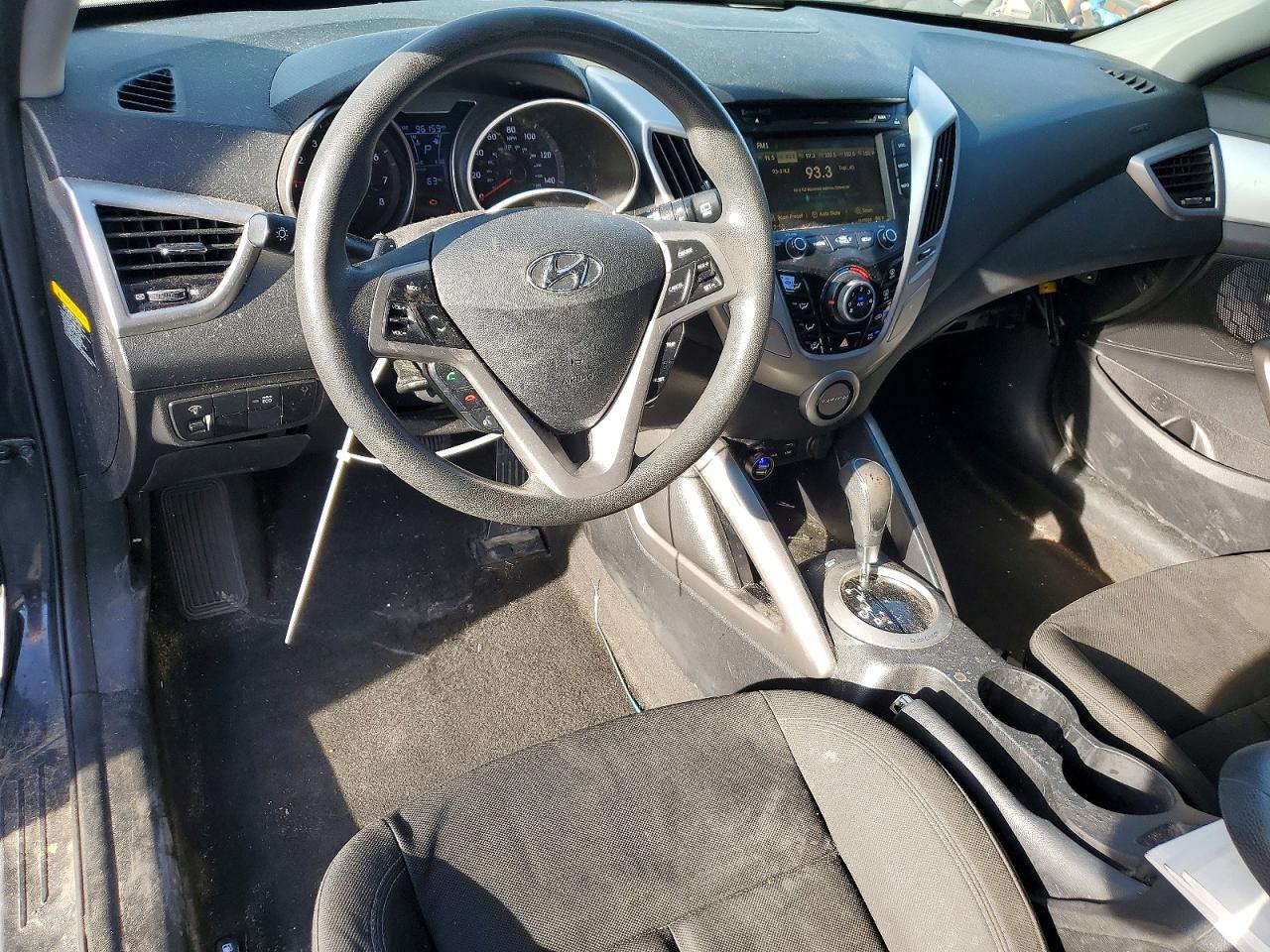 2016 HYUNDAI VELOSTER BASE photo 22