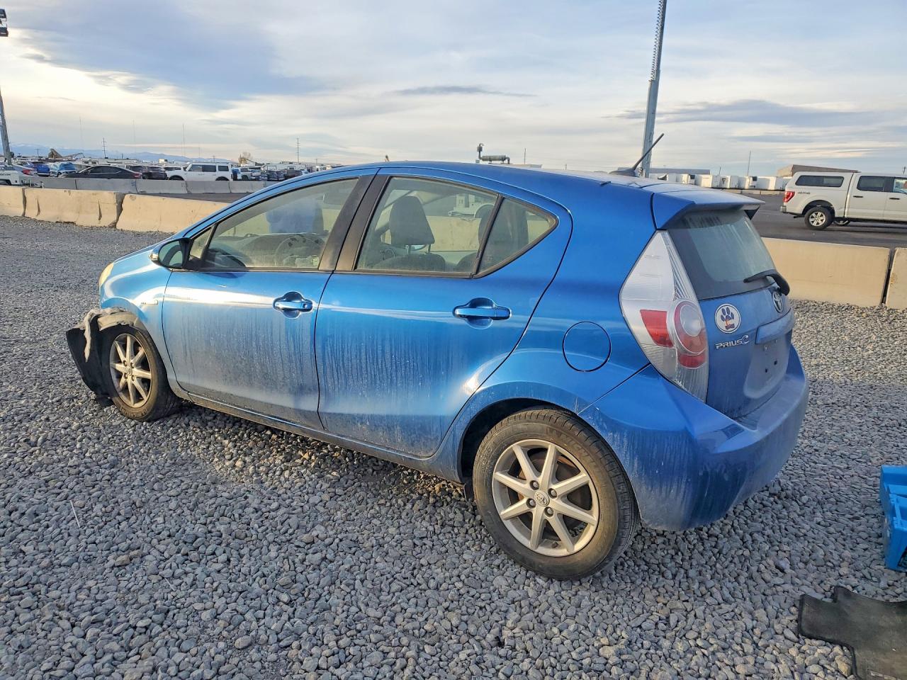 2013 TOYOTA PRIUS C THREE photo 2