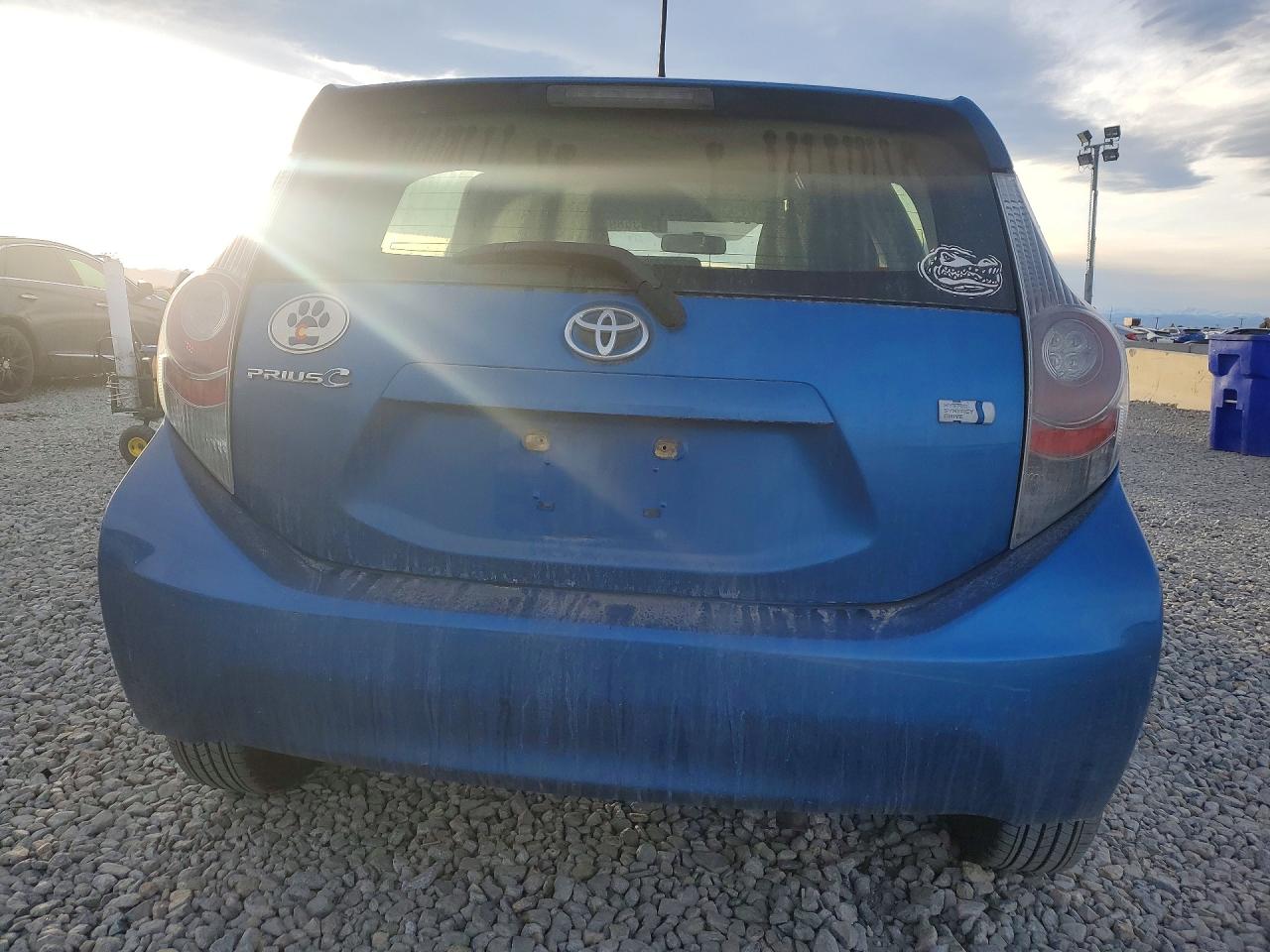 2013 TOYOTA PRIUS C THREE photo 6