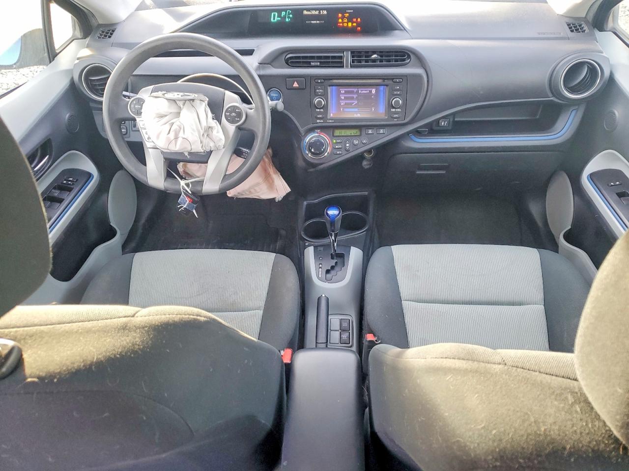 2013 TOYOTA PRIUS C THREE photo 8